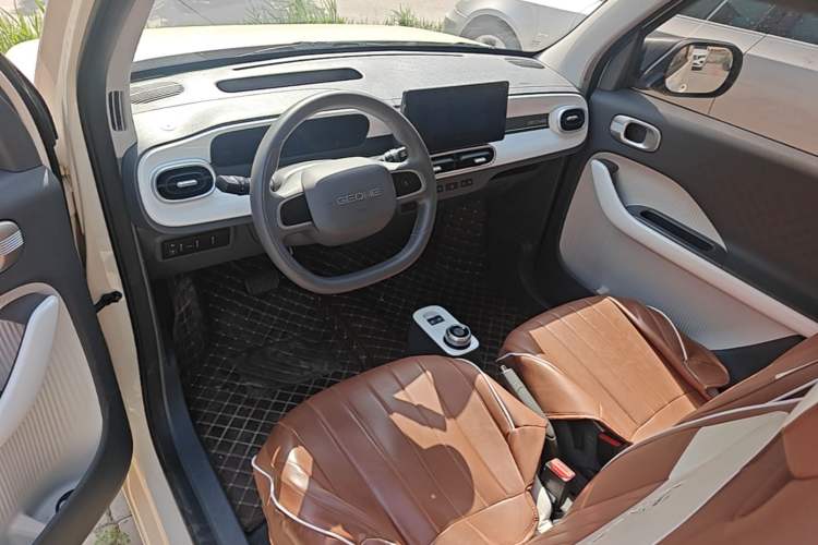 Used Geely Galaxy Panda 2025 210 km – Yuanqi Bear Center Console