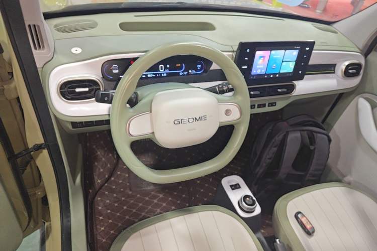 Used Geely Galaxy Panda 2025 210km Panda Rider Center Console