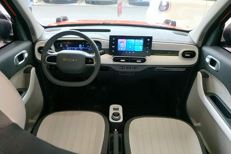 Used Geely Galaxy Panda 2025 210km Panda Rider Center Console