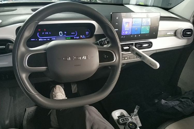 Used Geely Galaxy Panda 2025 210 km – Yuanqi Bear Center Console
