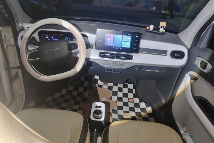 Used Geely Galaxy Panda 2025 210 km – Yuanqi Bear Center Console