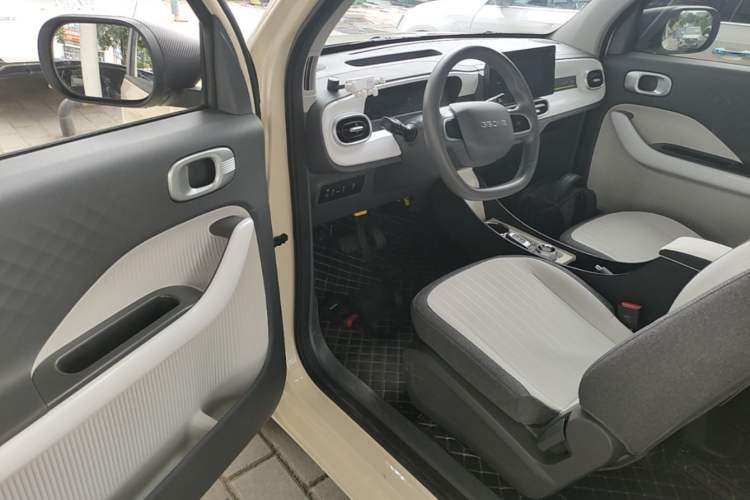 Used Geely Galaxy Panda 2025 210 km – Yuanqi Bear Driver Seat