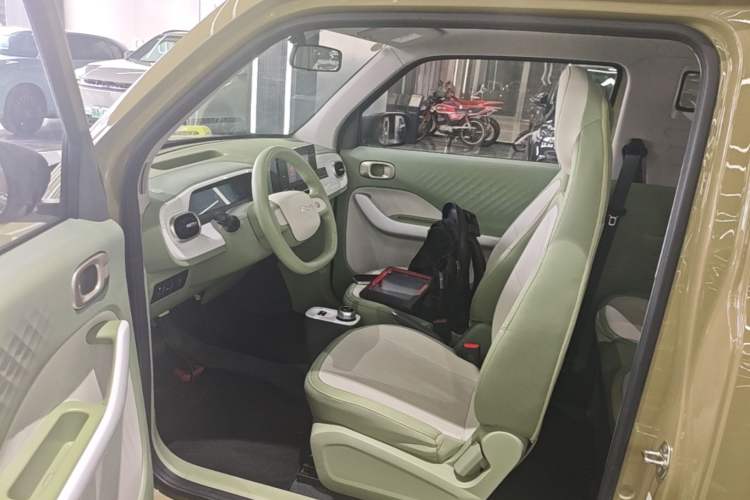 Used Geely Galaxy Panda 2025 210km Panda Rider Driver Seat