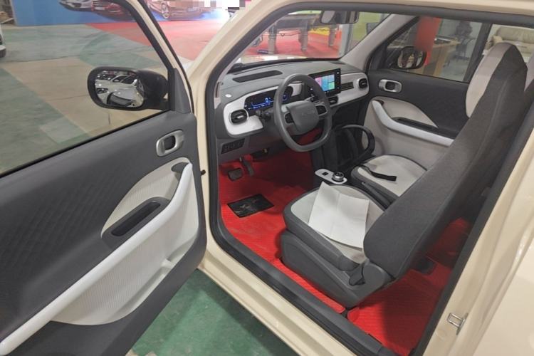 Used Geely Galaxy Panda 2025 210 km – Yuanqi Bear Driver Seat