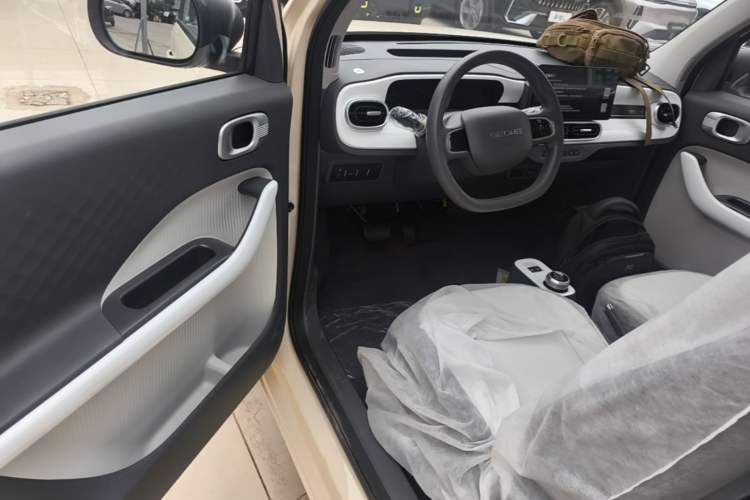 Used Geely Galaxy Panda 2025 210 km – Yuanqi Bear Driver Seat