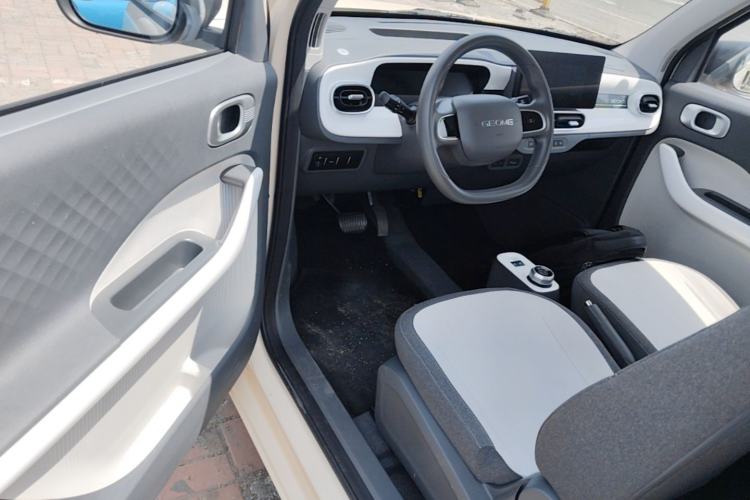 Used Geely Galaxy Panda 2025 210 km – Yuanqi Bear Driver Seat