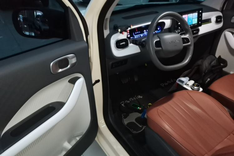 Used Geely Galaxy Panda 2025 210 km – Yuanqi Bear Driver Seat