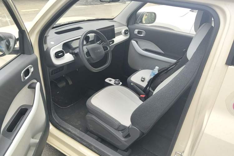 Used Geely Galaxy Panda 2025 210 km – Yuanqi Bear Driver Seat