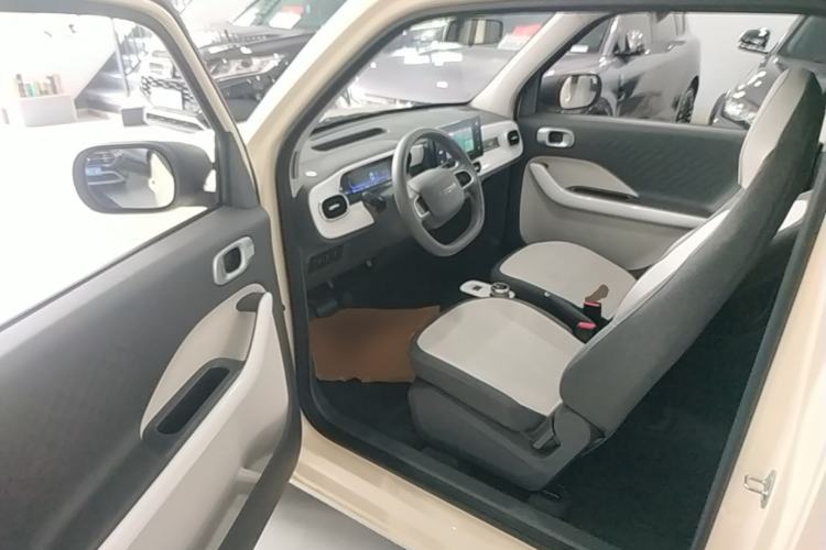 Used Geely Galaxy Panda 2025 210 km – Yuanqi Bear Driver Seat