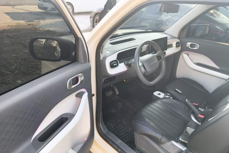 Used Geely Galaxy Panda 2025 210 km – Yuanqi Bear Driver Seat