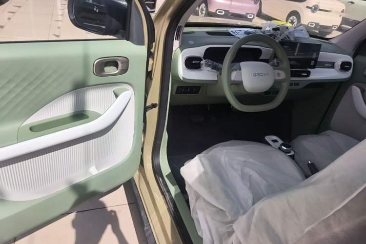 Used Geely Galaxy Panda 2025 210km Panda Rider Driver Seat