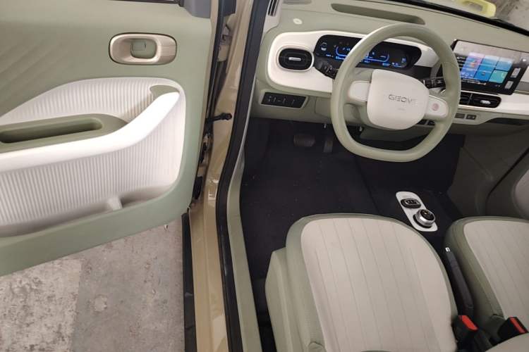 Used Geely Galaxy Panda 2025 210km Panda Rider Driver Seat