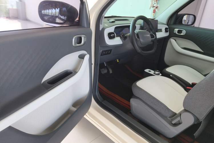 Used Geely Galaxy Panda 2025 210 km – Yuanqi Bear Driver Seat