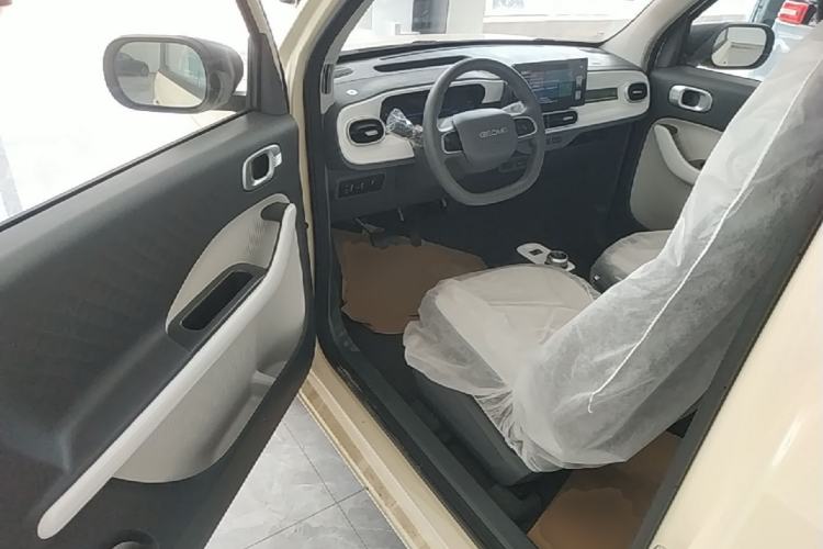 Used Geely Galaxy Panda 2025 210 km – Yuanqi Bear Driver Seat