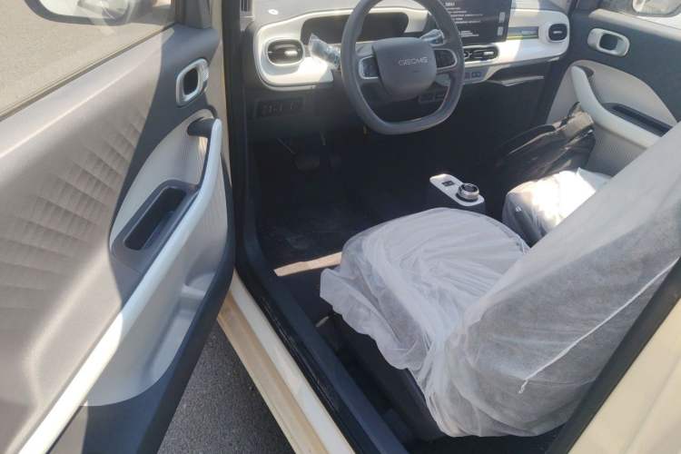 Used Geely Galaxy Panda 2025 210 km – Yuanqi Bear Driver Seat