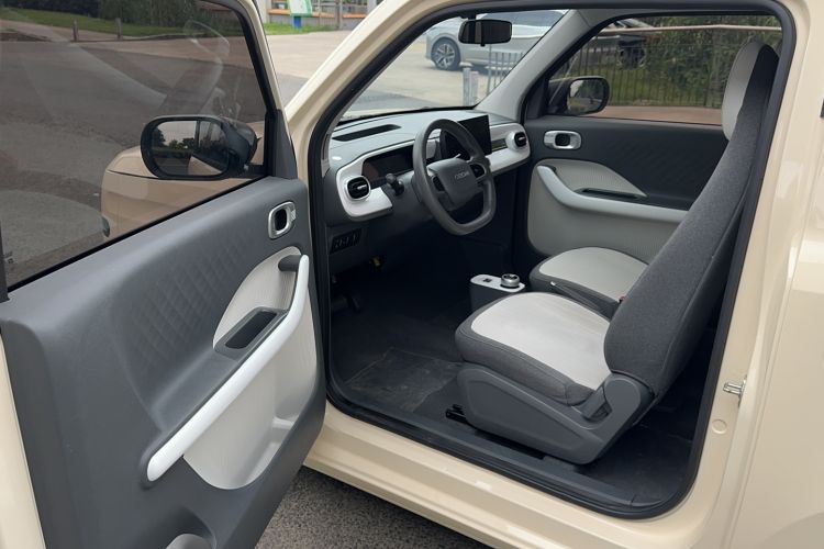 Used Geely Galaxy Panda 2025 210 km – Yuanqi Bear Driver Seat