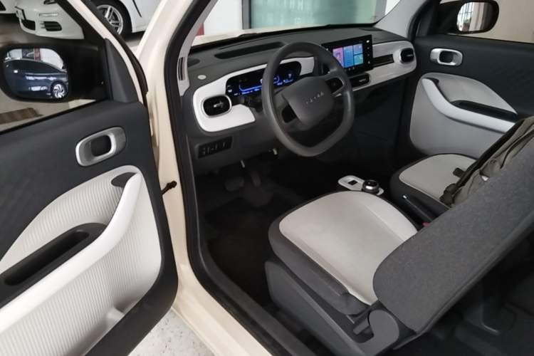 Used Geely Galaxy Panda 2025 210 km – Yuanqi Bear Driver Seat