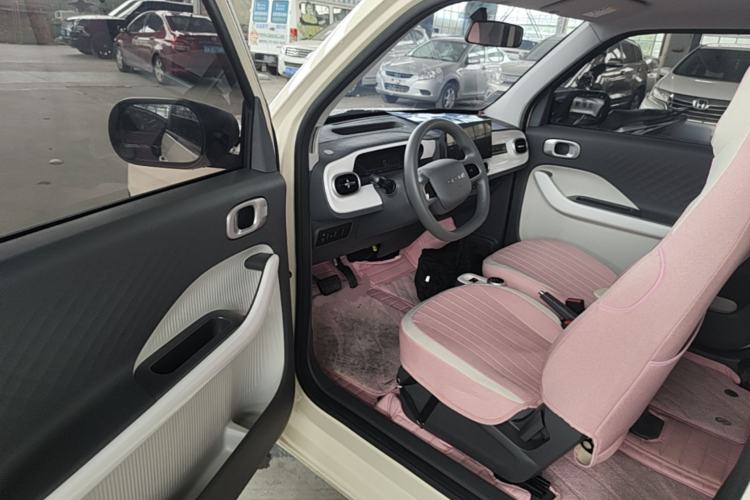 Used Geely Galaxy Panda 2025 210 km – Yuanqi Bear Driver Seat