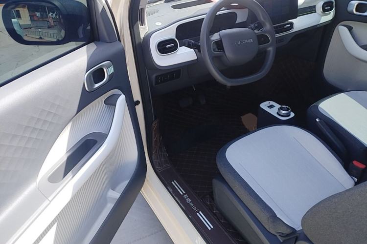 Used Geely Galaxy Panda 2025 210 km – Yuanqi Bear Driver Seat
