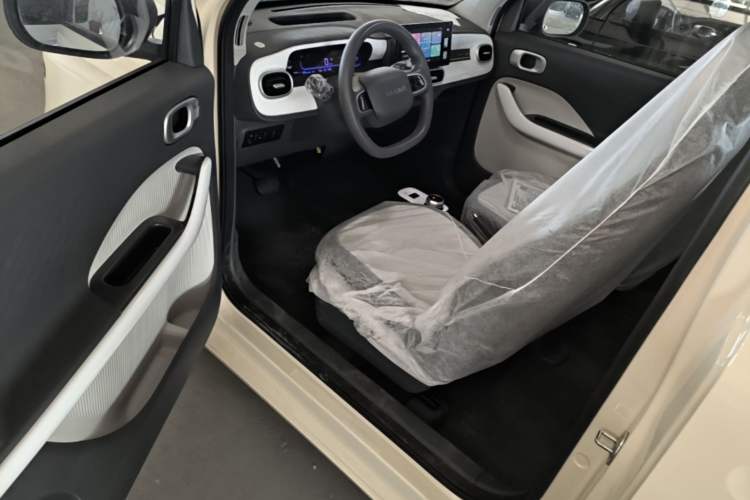 Used Geely Galaxy Panda 2025 210 km – Yuanqi Bear Driver Seat