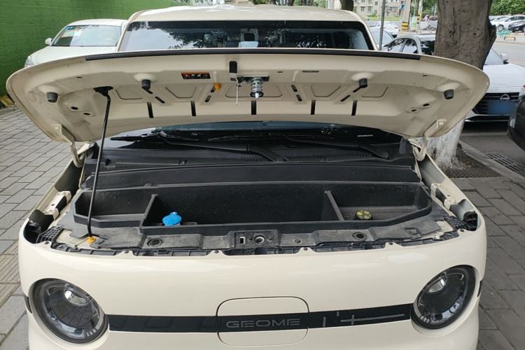 Used Geely Galaxy Panda 2025 210 km – Yuanqi Bear Engine Bay