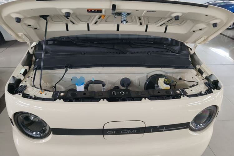 Used Geely Galaxy Panda 2025 210 km – Yuanqi Bear Engine Bay