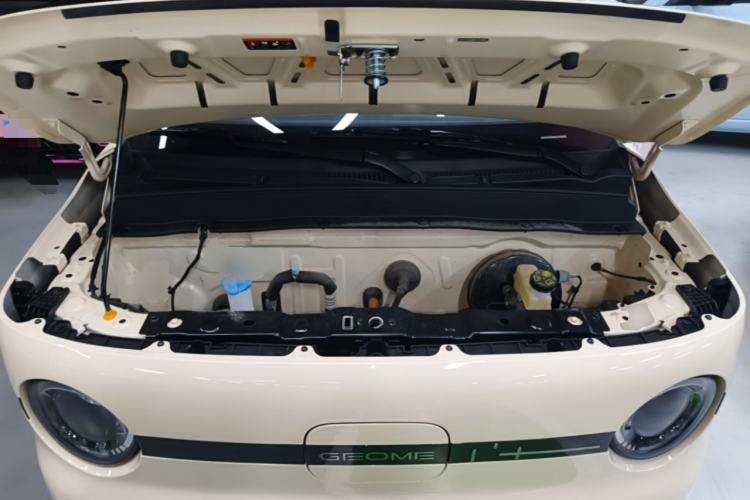 Used Geely Galaxy Panda 2025 210 km – Yuanqi Bear Engine Bay