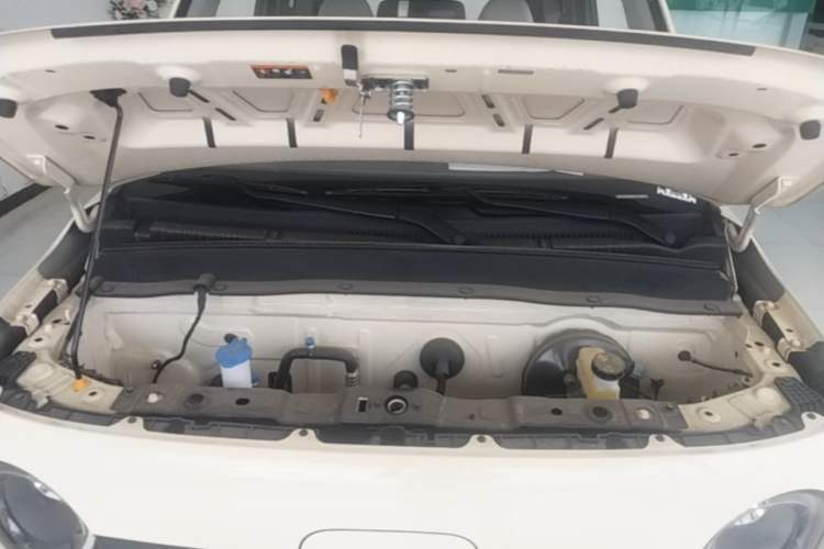 Used Geely Galaxy Panda 2025 210 km – Yuanqi Bear Engine Bay