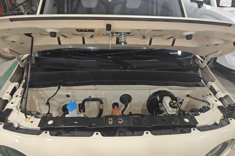 Used Geely Galaxy Panda 2025 210 km – Yuanqi Bear Engine Bay