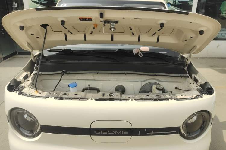 Used Geely Galaxy Panda 2025 210 km – Yuanqi Bear Engine Bay