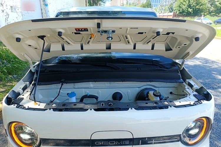 Used Geely Galaxy Panda 2025 210 km – Yuanqi Bear Engine Bay