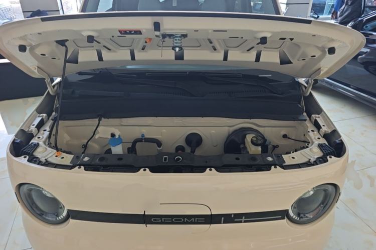 Used Geely Galaxy Panda 2025 210 km – Yuanqi Bear Engine Bay