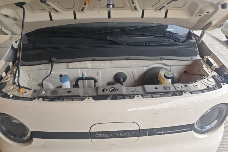 Used Geely Galaxy Panda 2025 210 km – Yuanqi Bear Engine Bay