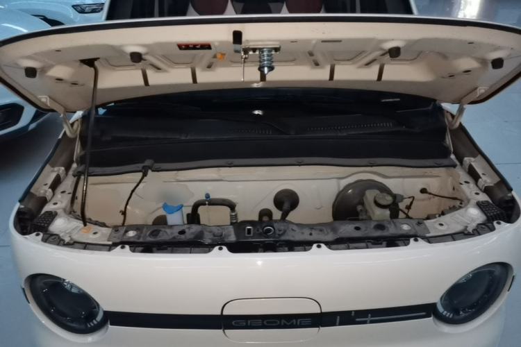 Used Geely Galaxy Panda 2025 210 km – Yuanqi Bear Engine Bay