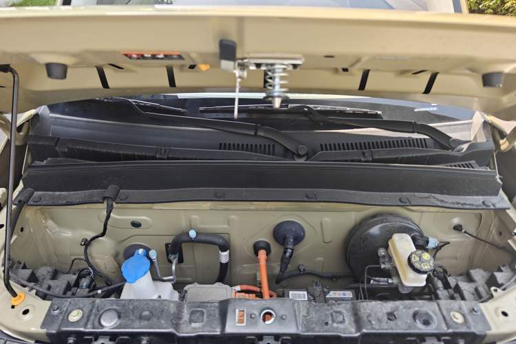 Used Geely Galaxy Panda 2025 210km Panda Rider Engine Bay