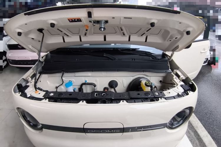 Used Geely Galaxy Panda 2025 210 km – Yuanqi Bear Engine Bay