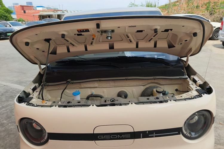Used Geely Galaxy Panda 2025 210 km – Yuanqi Bear Engine Bay