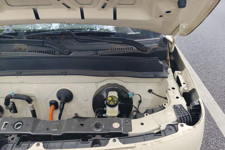 Used Geely Galaxy Panda 2025 210 km – Yuanqi Bear Engine Bay Left