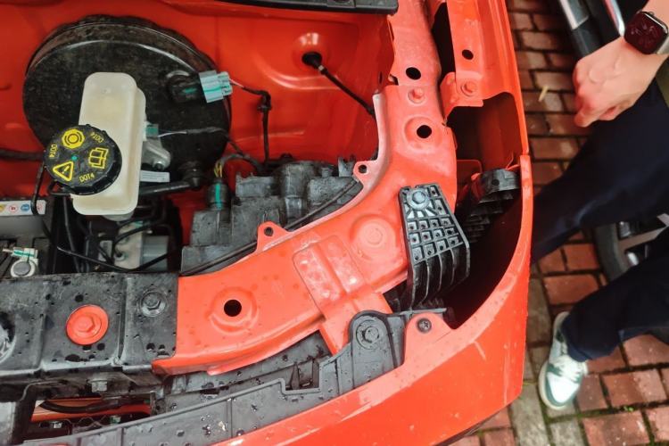 Used Geely Galaxy Panda 2025 210km Panda Rider Engine Bay Left