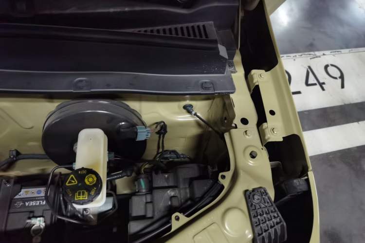 Used Geely Galaxy Panda 2025 210km Panda Rider Engine Bay Left