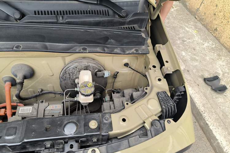 Used Geely Galaxy Panda 2025 210km Panda Rider Engine Bay Left