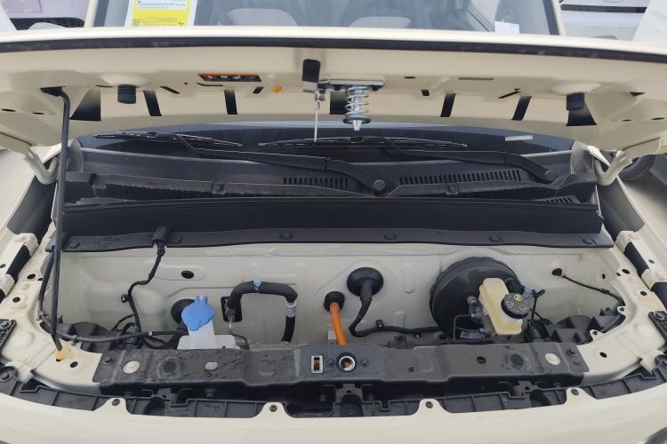 Used Geely Galaxy Panda 2025 210 km – Yuanqi Bear Engine Bay