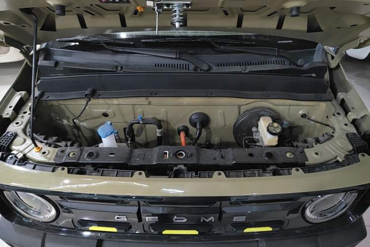 Used Geely Galaxy Panda 2025 210km Panda Rider Engine Bay