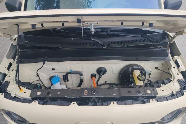 Used Geely Galaxy Panda 2025 210 km – Yuanqi Bear Engine Bay