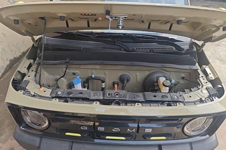 Used Geely Galaxy Panda 2025 210km Panda Rider Engine Bay