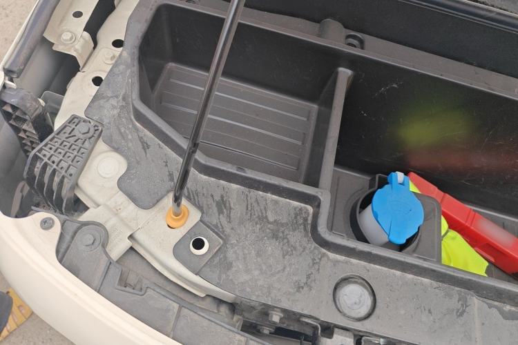 Used Geely Galaxy Panda 2025 210 km – Yuanqi Bear Engine Bay Right