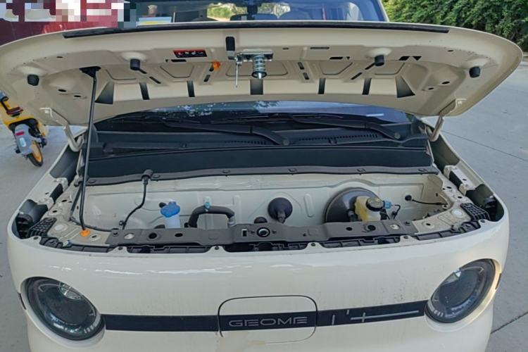 Used Geely Galaxy Panda 2025 210 km – Yuanqi Bear Engine Bay