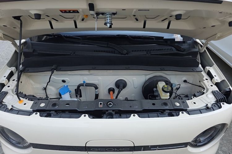 Used Geely Galaxy Panda 2025 210 km – Yuanqi Bear Engine Bay