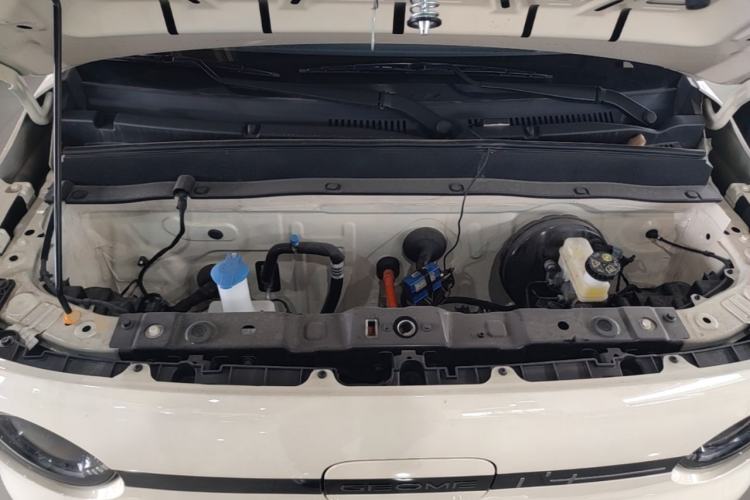 Used Geely Galaxy Panda 2025 210 km – Yuanqi Bear Engine Bay