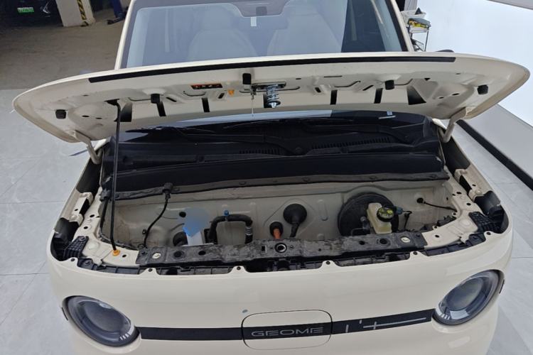 Used Geely Galaxy Panda 2025 210 km – Yuanqi Bear Engine Bay